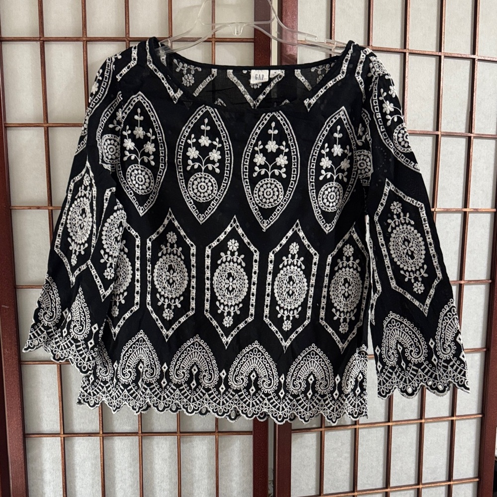 GAP Black Peasant Blouse White Embroidered Top PTP 20 inches